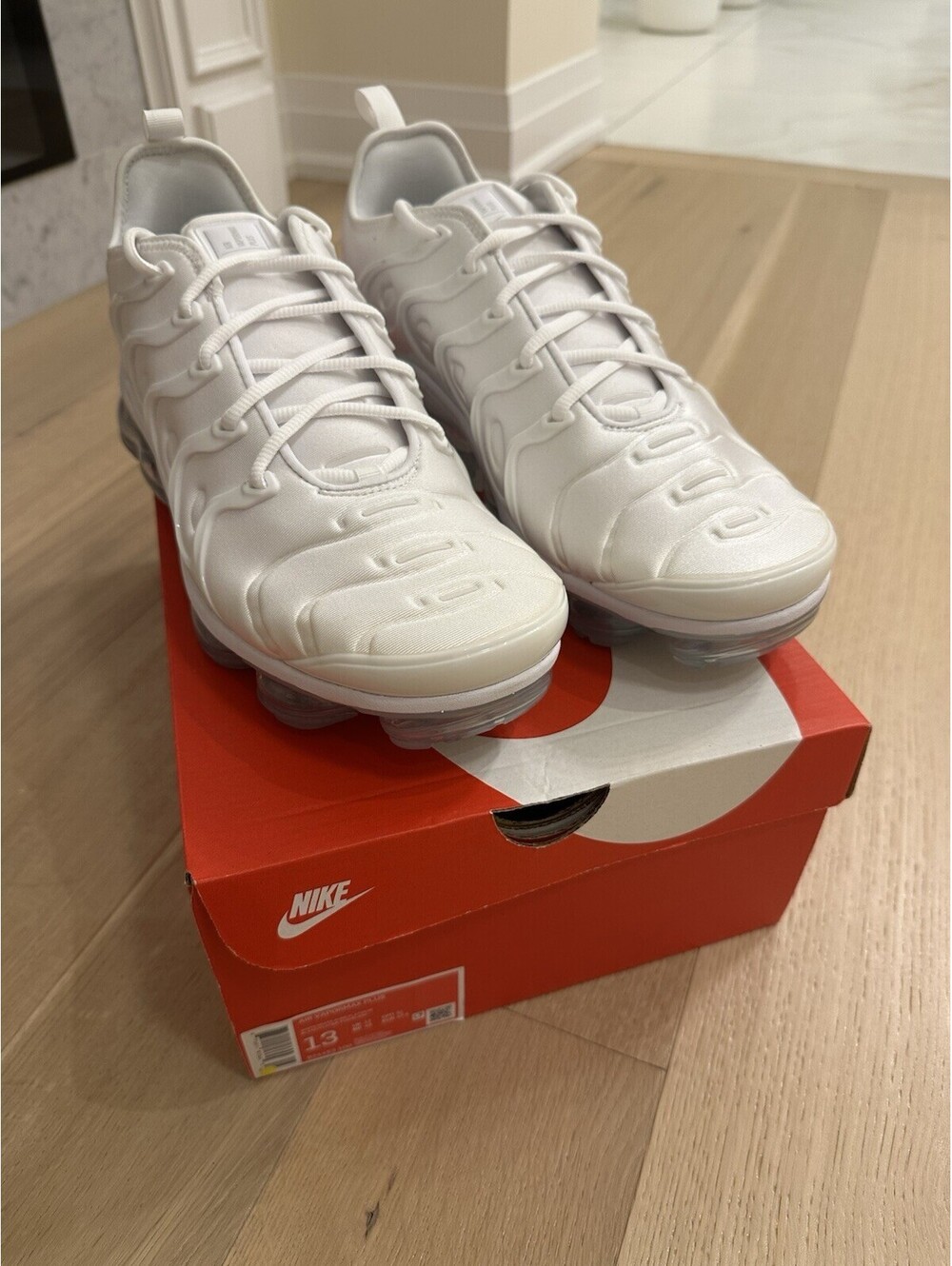 Nike AIR VAPORMAX PLUS Menโs 13 WHITE/WHITE-PURE PLATINUM